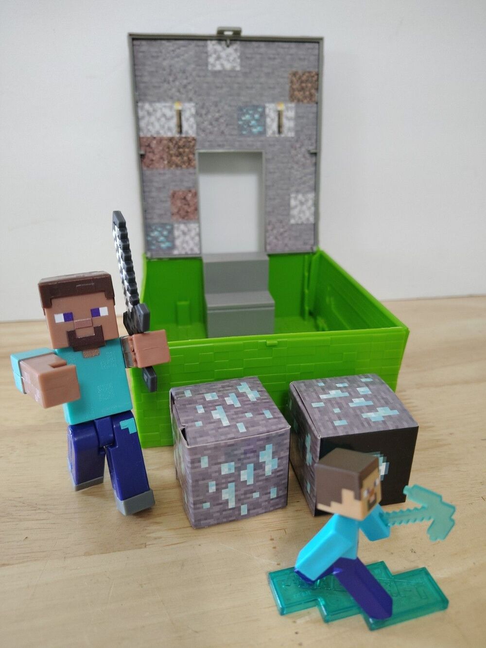 Minecraft Diamond Mine Play Set With Steve Pickaxe Toy Plus Bonus 3.5 In Figure